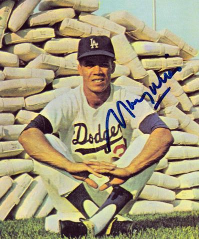 Dodgers base-stealing legend & '62 MVP MAURY WILLS signed card.