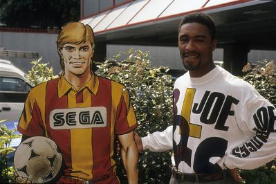 Roy Race meets boxer Michael Watson - Roy of the Rovers